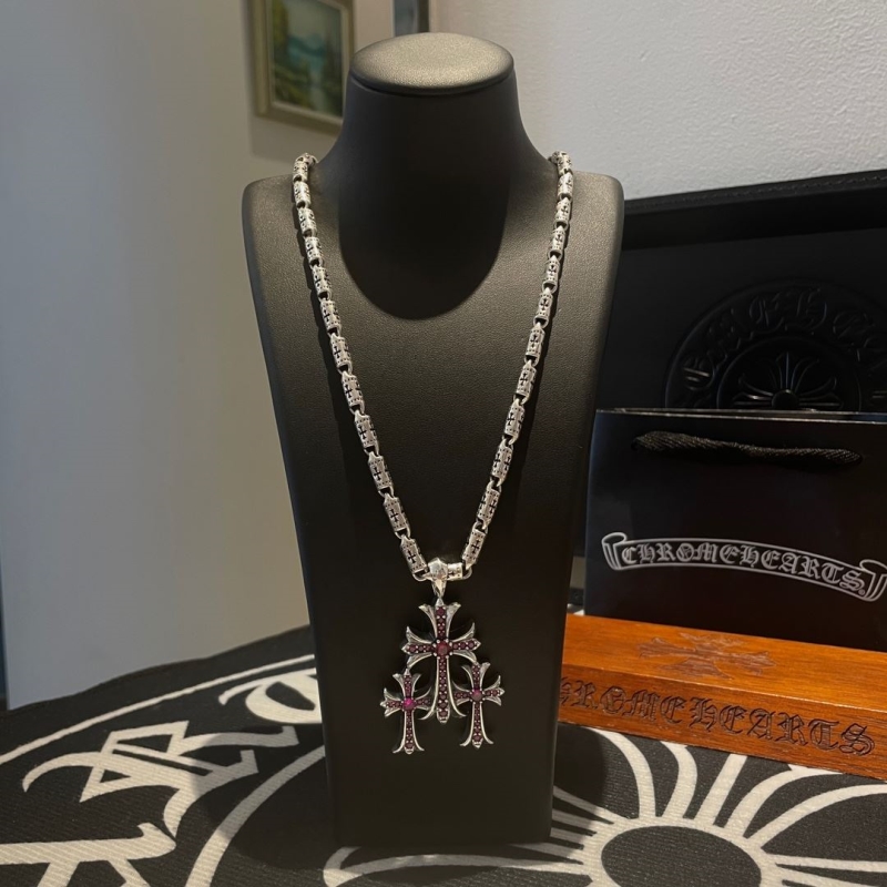 Ch**me He**ts necklaces